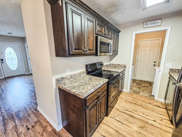 103 Stonefield Cir, Shelbyville, TN 37160