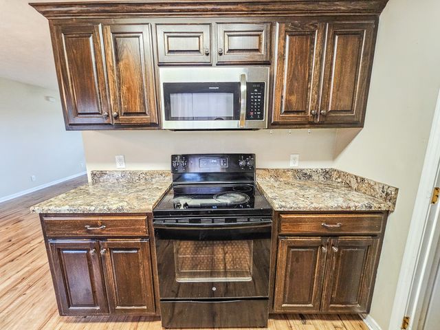103 Stonefield Cir, Shelbyville, TN 37160