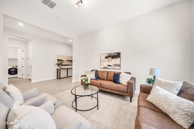 13321 W DALE Lane, Peoria, AZ 85383