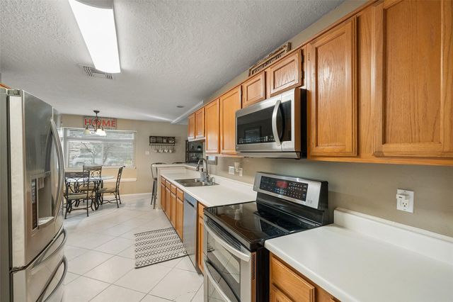 2906 Laurelridge Drive, League City, TX 77573