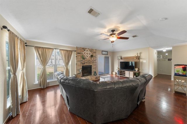 2906 Laurelridge Drive, League City, TX 77573