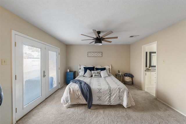 2906 Laurelridge Drive, League City, TX 77573