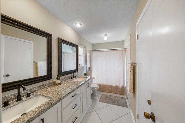 2906 Laurelridge Drive, League City, TX 77573