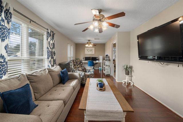 2906 Laurelridge Drive, League City, TX 77573