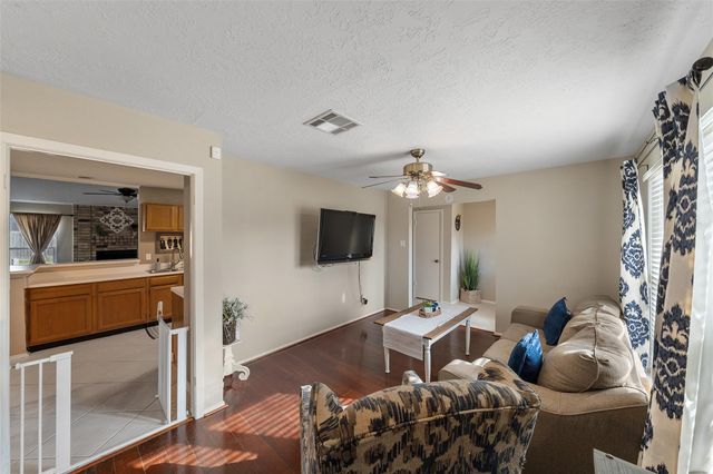 2906 Laurelridge Drive, League City, TX 77573