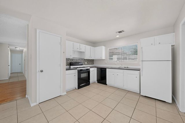 13105 Mountain View Avenue NE, Albuquerque, NM 87123