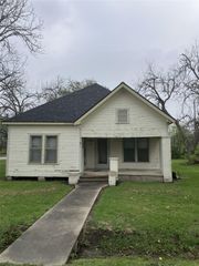 1401 8th Street, Bay City, TX 77414