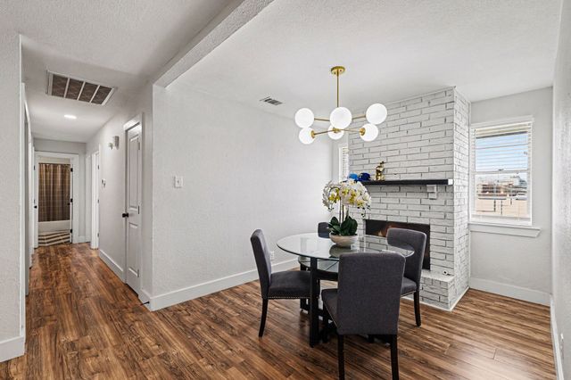 1702 Bristol Court N, Irving, TX 75062