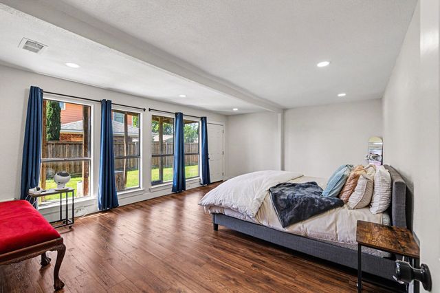 1702 Bristol Court N, Irving, TX 75062