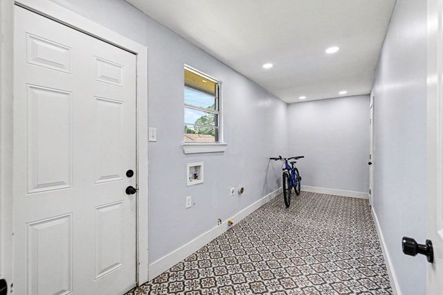 1702 Bristol Court N, Irving, TX 75062