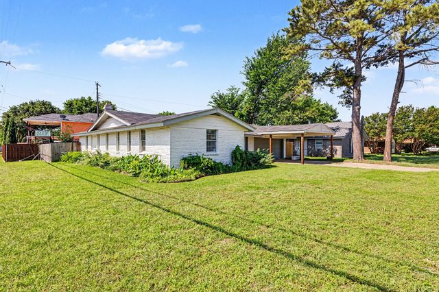 1702 Bristol Court N, Irving, TX 75062