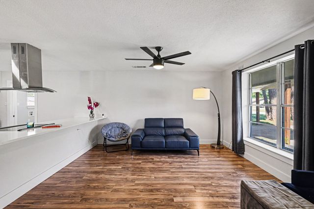 1702 Bristol Court N, Irving, TX 75062