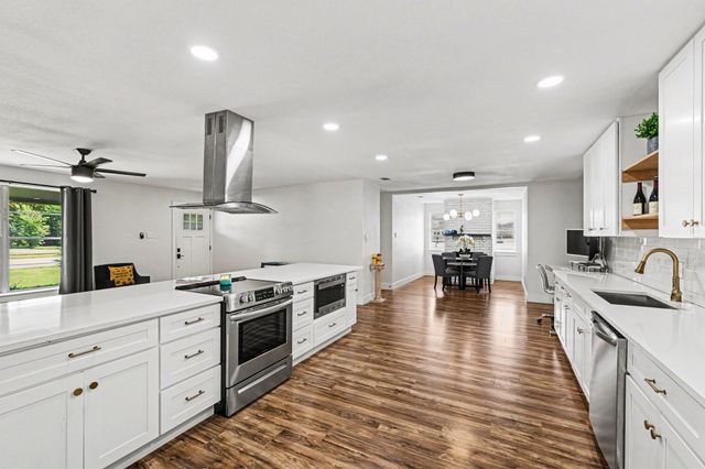 1702 Bristol Court N, Irving, TX 75062