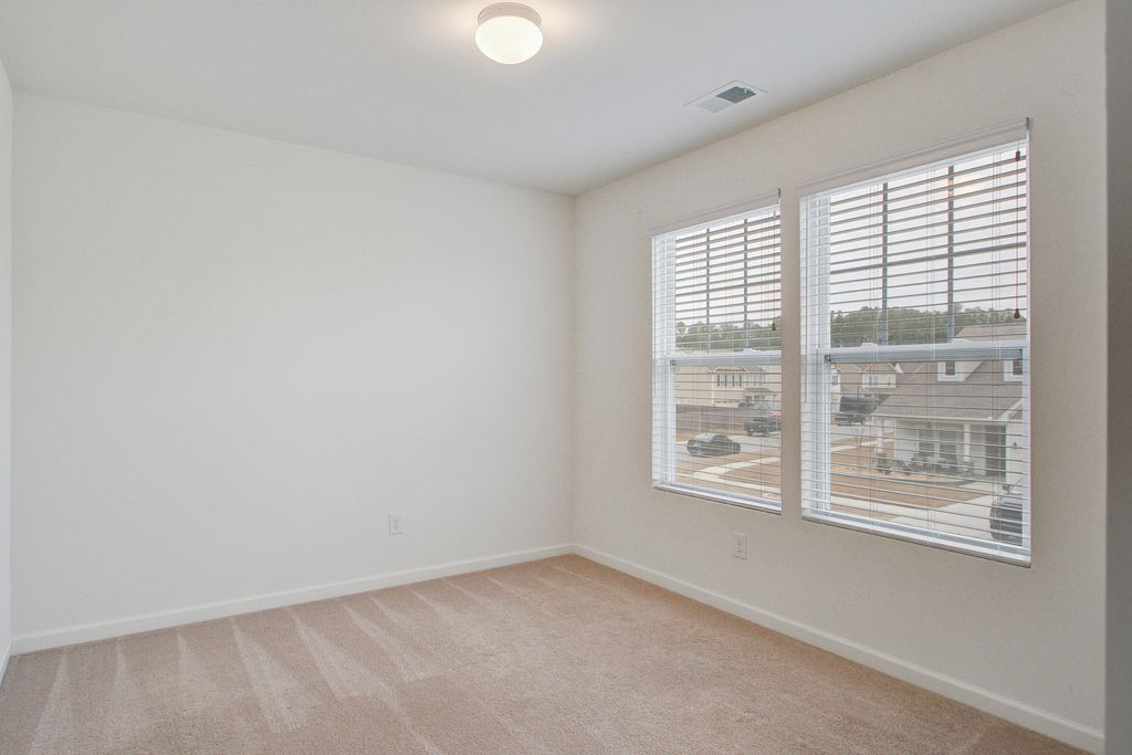 Image 29 of property listing at 411 Fox Sparrow Court, Summerville, SC 29486