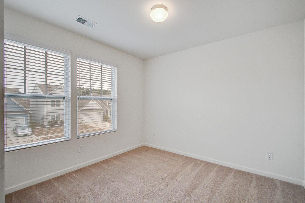 Image 32 of property listing at 411 Fox Sparrow Court, Summerville, SC 29486