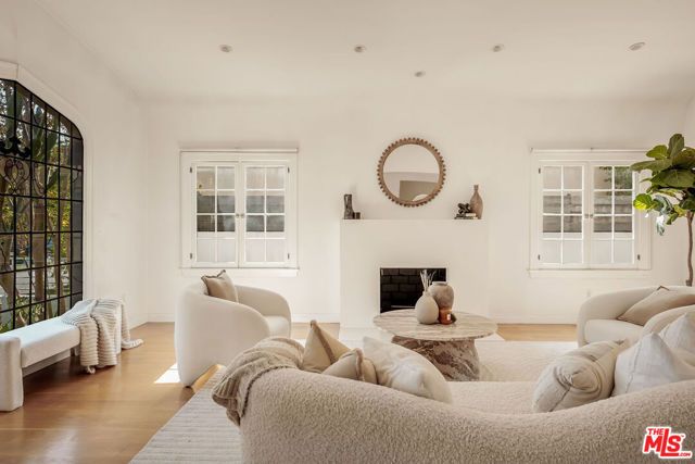 6307 W 5th Street, Los Angeles, CA 90048