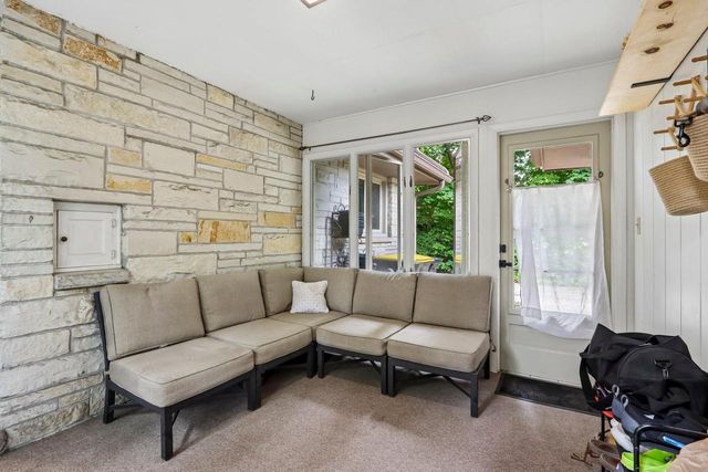 1210 E Broadway, Waukesha, WI 53186