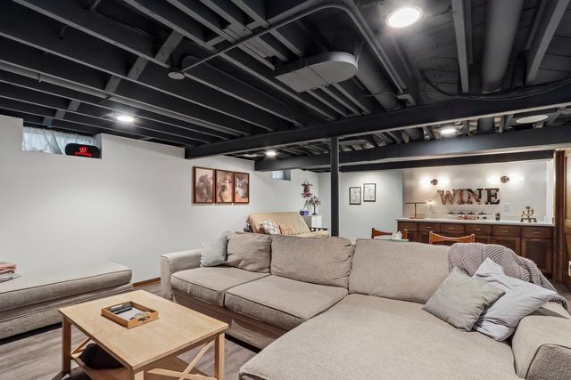 1210 E Broadway, Waukesha, WI 53186