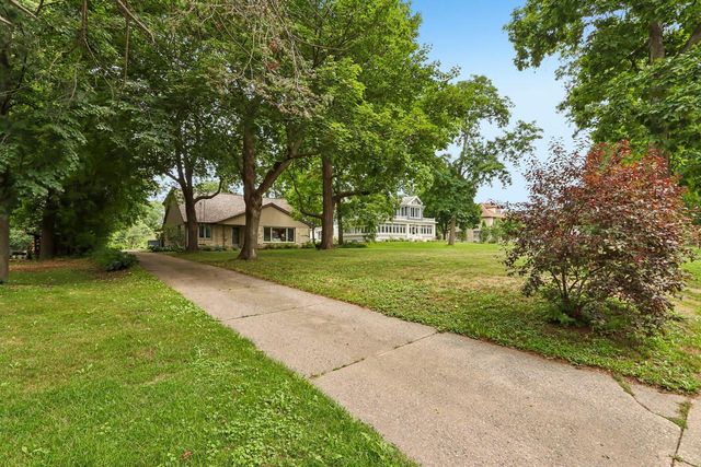 1210 E Broadway, Waukesha, WI 53186