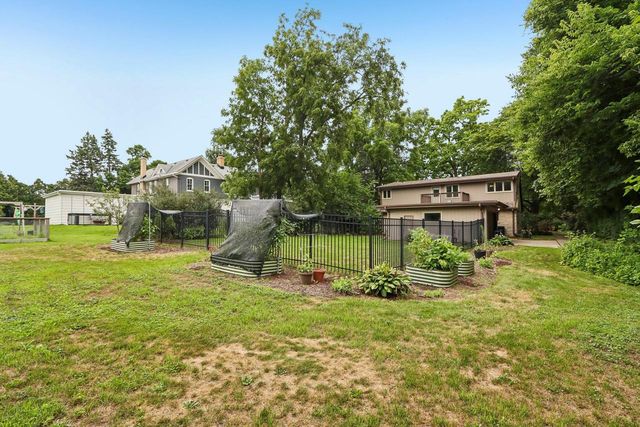 1210 E Broadway, Waukesha, WI 53186