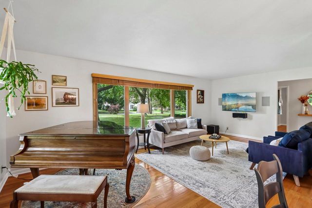 1210 E Broadway, Waukesha, WI 53186