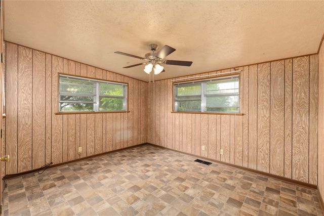 1025 S South US Highway 281, Stephenville, TX 76401