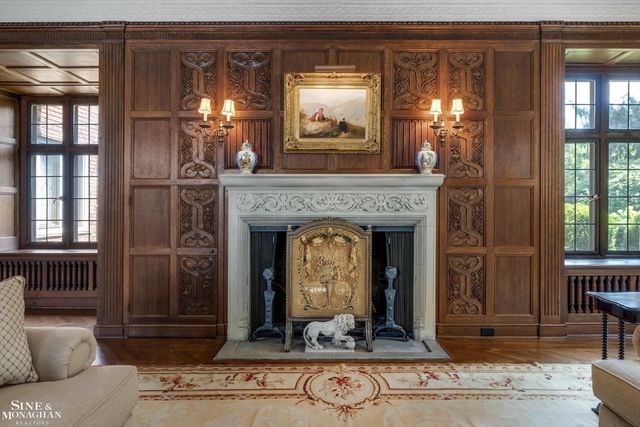 257 Ridge Road, Grosse Pointe Farms, MI 48236