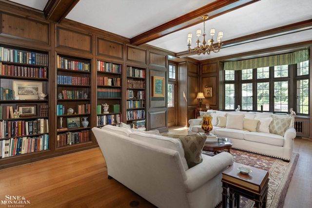 257 Ridge Road, Grosse Pointe Farms, MI 48236