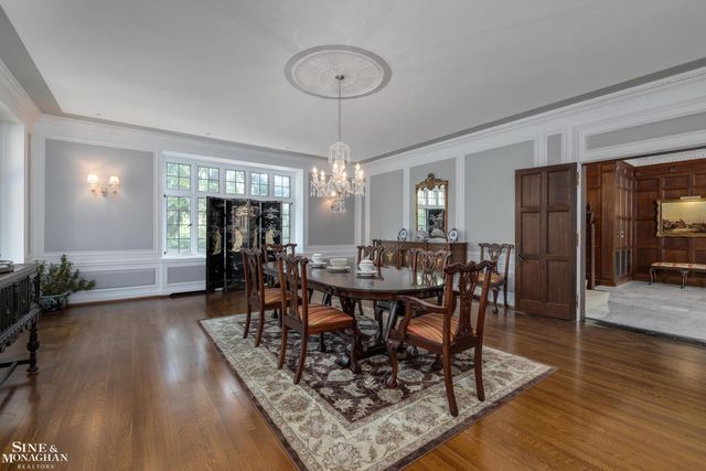 257 Ridge Road, Grosse Pointe Farms, MI 48236