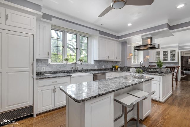 257 Ridge Road, Grosse Pointe Farms, MI 48236