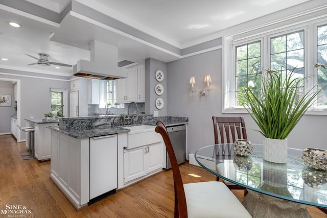 257 Ridge Road, Grosse Pointe Farms, MI 48236