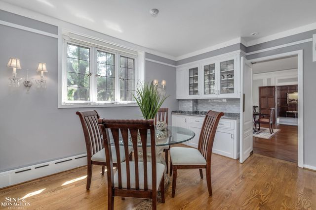 257 Ridge Road, Grosse Pointe Farms, MI 48236