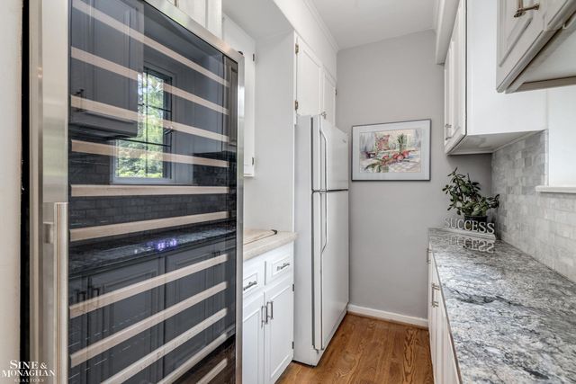 257 Ridge Road, Grosse Pointe Farms, MI 48236