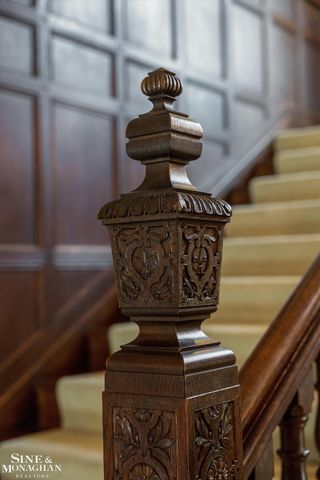 257 Ridge Road, Grosse Pointe Farms, MI 48236