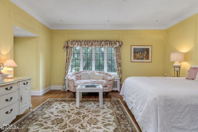 257 Ridge Road, Grosse Pointe Farms, MI 48236