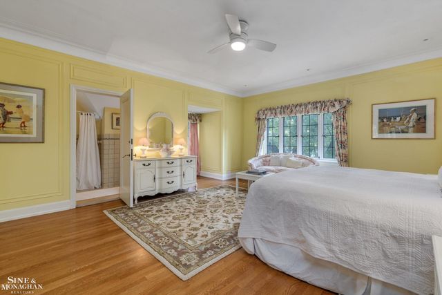 257 Ridge Road, Grosse Pointe Farms, MI 48236