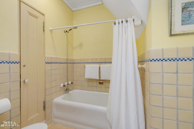 257 Ridge Road, Grosse Pointe Farms, MI 48236