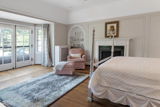 257 Ridge Road, Grosse Pointe Farms, MI 48236