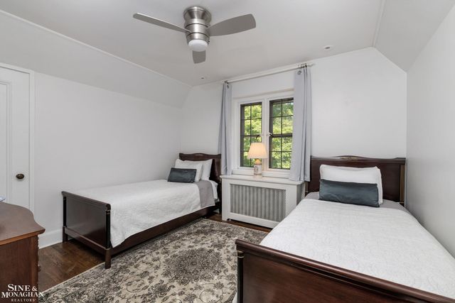 257 Ridge Road, Grosse Pointe Farms, MI 48236