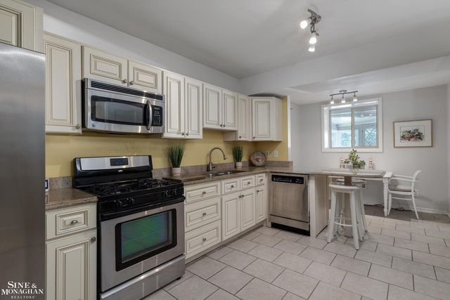 257 Ridge Road, Grosse Pointe Farms, MI 48236