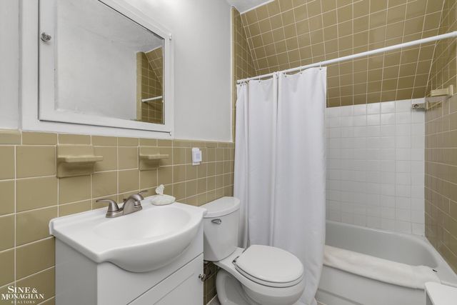 257 Ridge Road, Grosse Pointe Farms, MI 48236