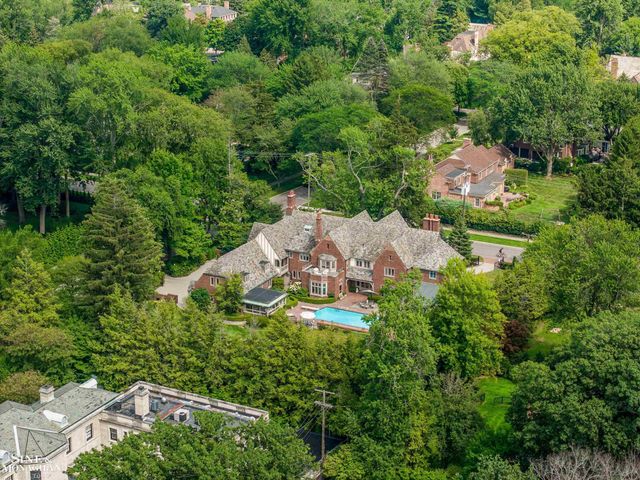 257 Ridge Road, Grosse Pointe Farms, MI 48236