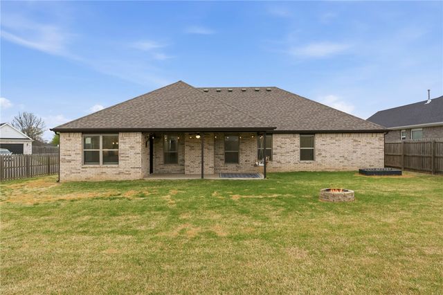 701 Tiger Eye Avenue, Lowell, AR 72745