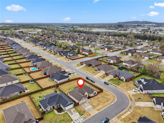 701 Tiger Eye Avenue, Lowell, AR 72745