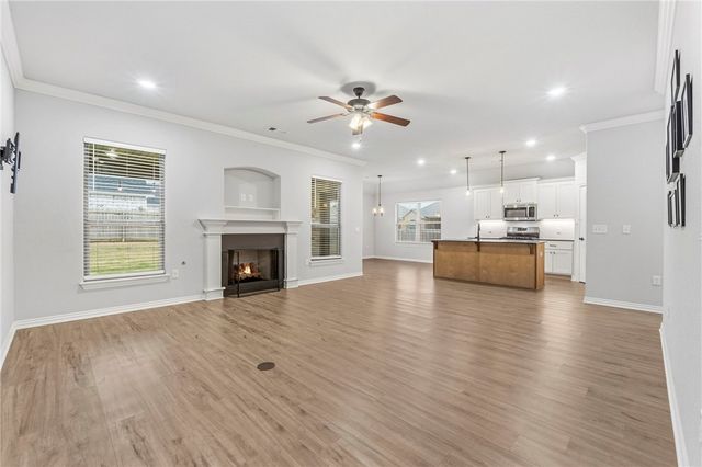 701 Tiger Eye Avenue, Lowell, AR 72745