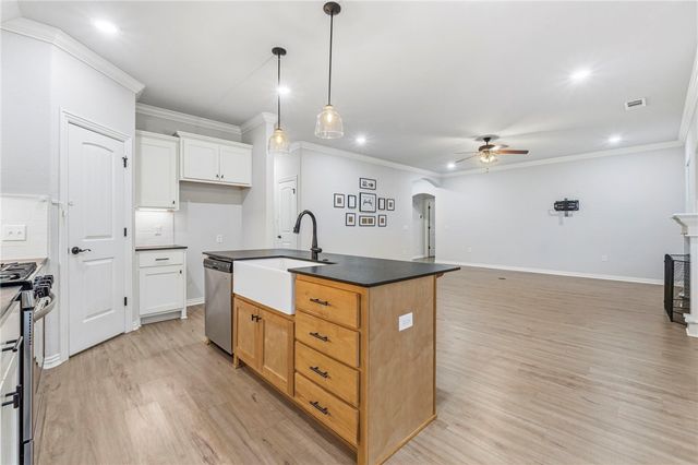 701 Tiger Eye Avenue, Lowell, AR 72745