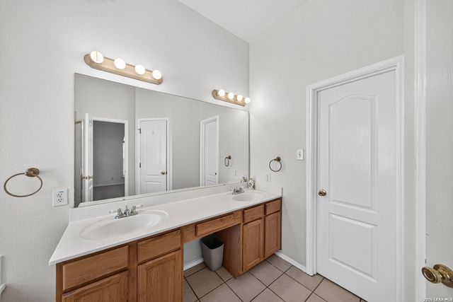 6018 Wood Bayou, San Antonio, TX 78249