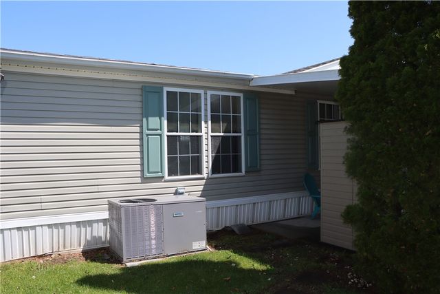 6351 Pebble Brook Lane, Williamson, NY 14589