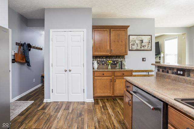 3824 Dusty Sands, Whitestown, IN 46075