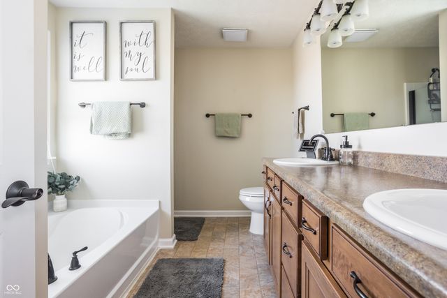 3824 Dusty Sands, Whitestown, IN 46075
